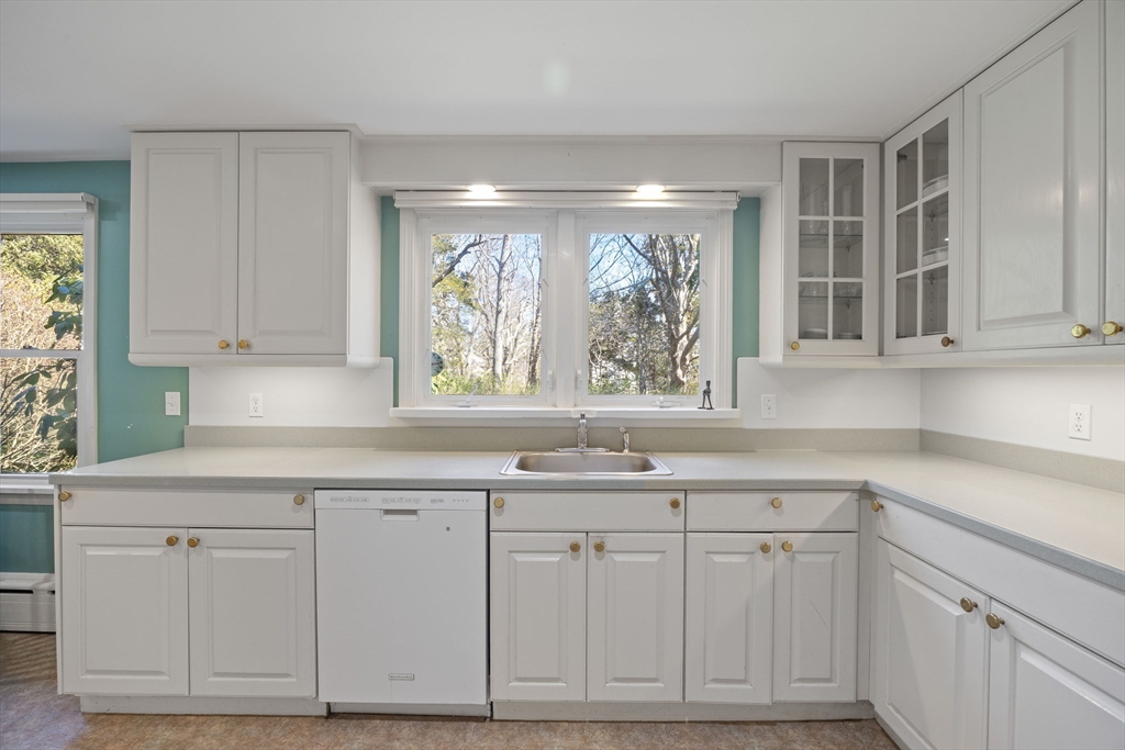 15 Coles Lane Plymouth, MA 02360 - Photo 7 of 41