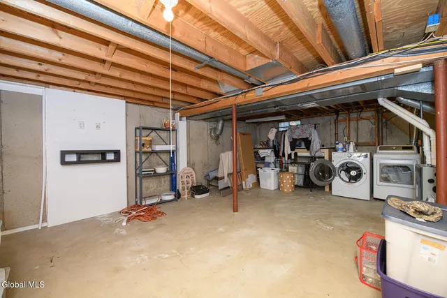 $419,000 | 27 Wiltshire Way, Niskayuna, NY 12309