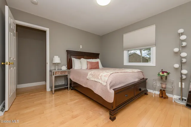 $419,000 | 27 Wiltshire Way, Niskayuna, NY 12309