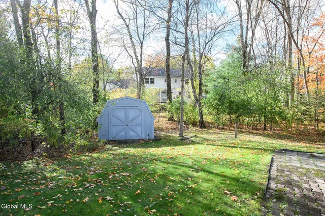 $419,000 | 27 Wiltshire Way, Niskayuna, NY 12309