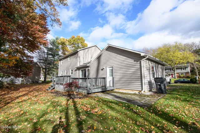 $419,000 | 27 Wiltshire Way, Niskayuna, NY 12309