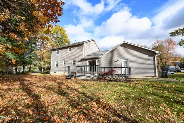 $419,000 | 27 Wiltshire Way, Niskayuna, NY 12309