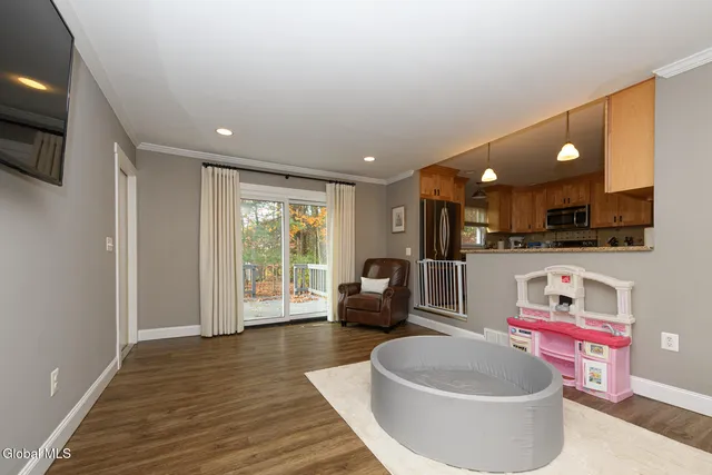 $419,000 | 27 Wiltshire Way, Niskayuna, NY 12309