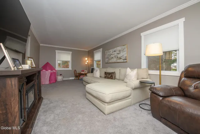 $419,000 | 27 Wiltshire Way, Niskayuna, NY 12309