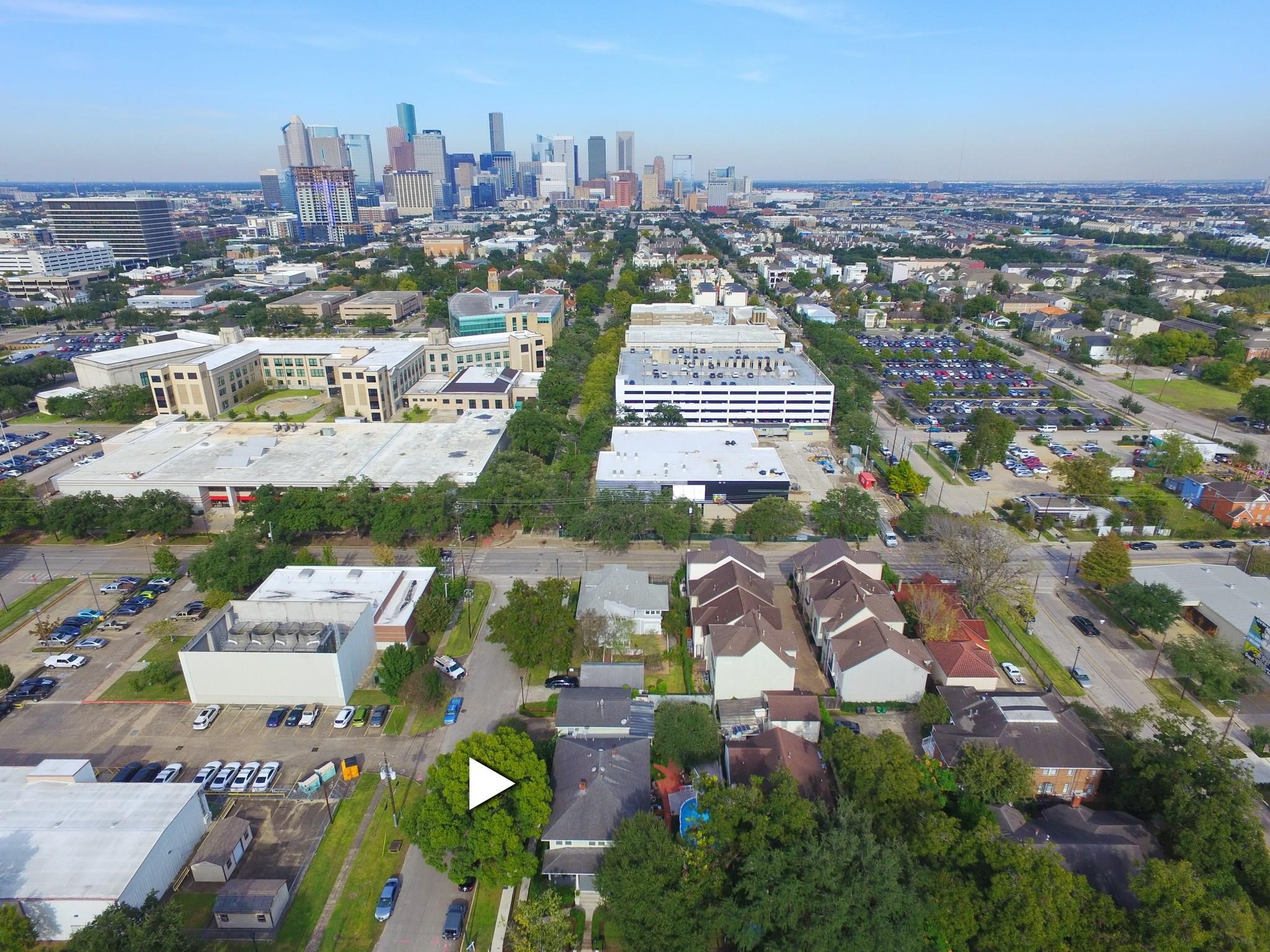 1401 Truxillo Street Houston, TX 77004 - Photo 19 of 20 an aerial view of residential houses with outdoor space