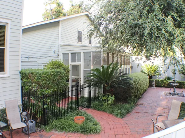 $915,000 | 1401 Truxillo Street, Houston, TX 77004