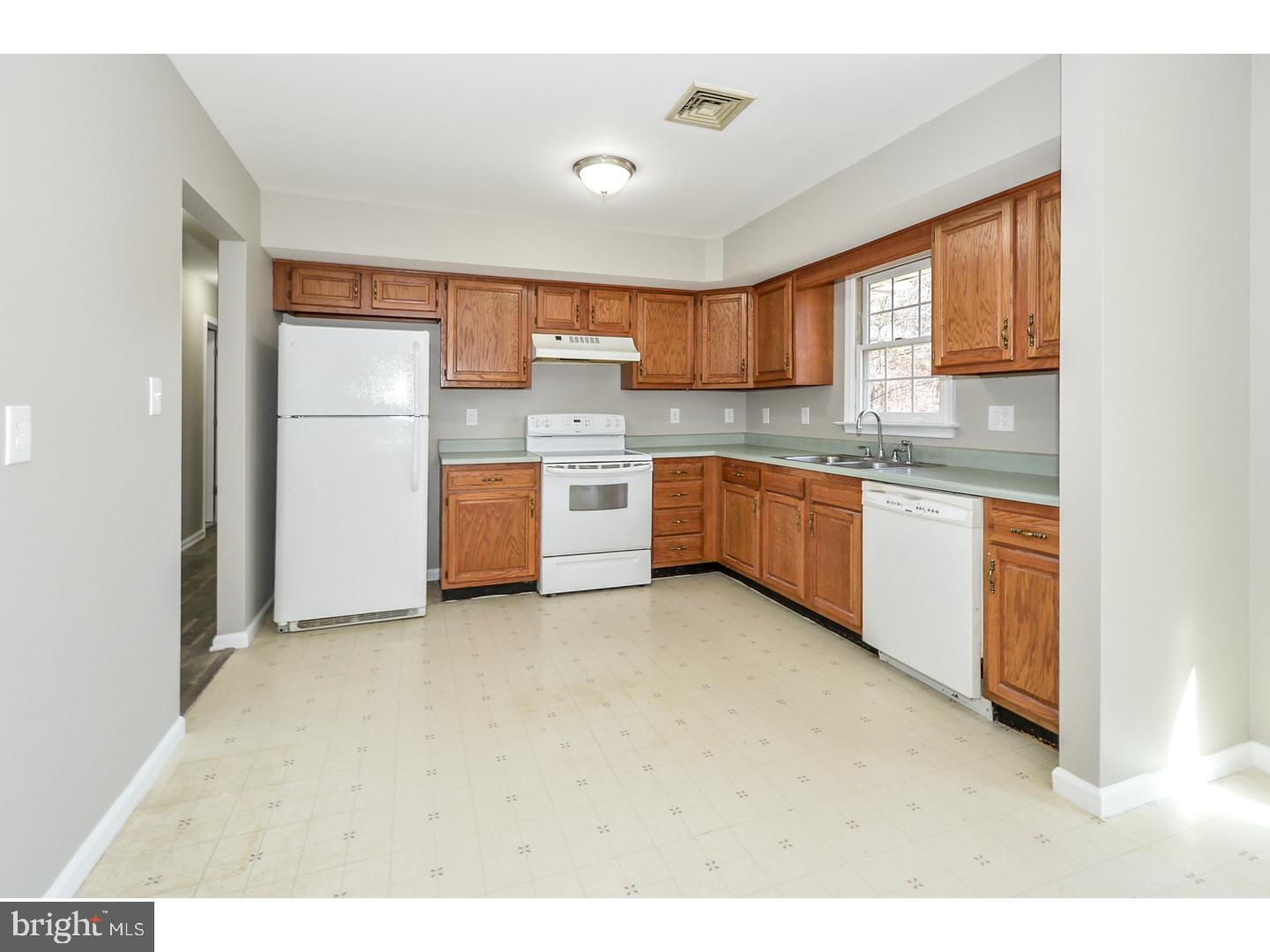 86 Powerline Road Boyertown, PA 19512 - Photo 9 of 25 Gallery Image 9