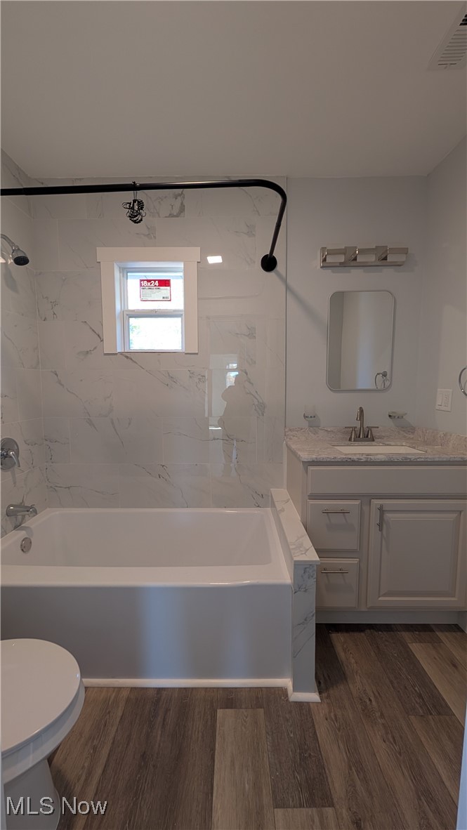 6089 Dunham Road Maple Heights, OH 44137 - Photo 24 of 40 Second floor full bathroom