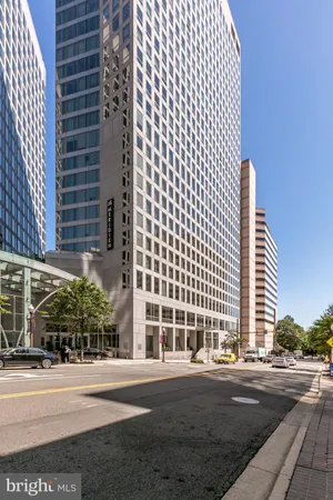 $950,000 | 1111 19th Street North, Unit 2007, Arlington, VA 22209
