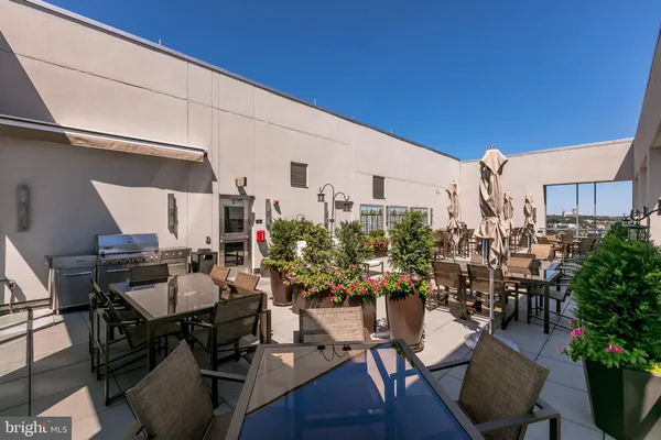 $950,000 | 1111 19th Street North, Unit 2007, Arlington, VA 22209
