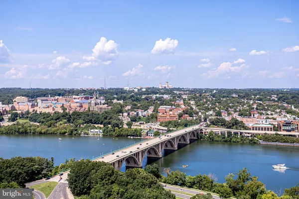 $950,000 | 1111 19th Street North, Unit 2007, Arlington, VA 22209