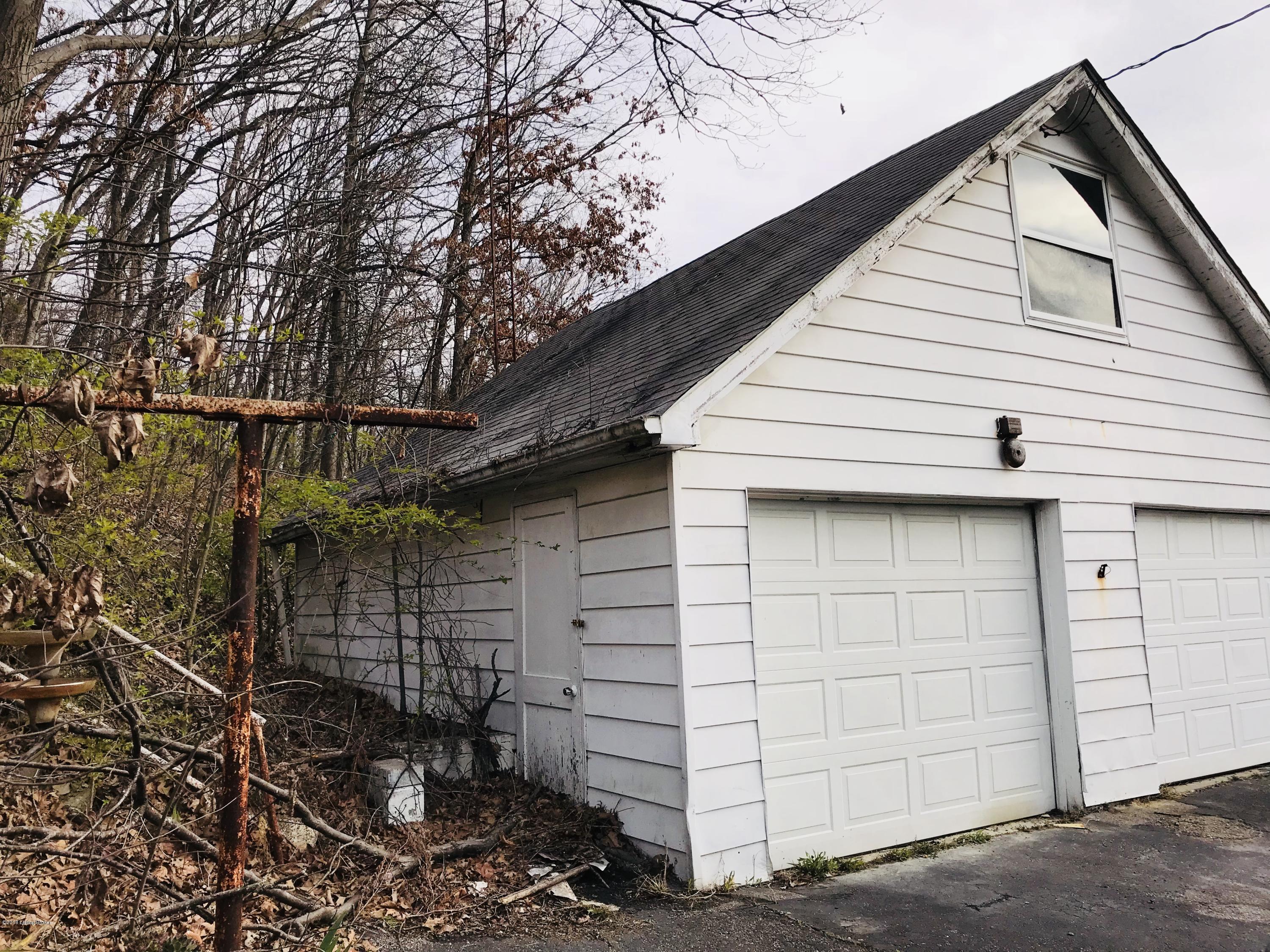 9504 3rd Street Road Louisville, KY 40272 - Photo 18 of 20 D18F5E29-D626-4669-A997-462B4D328545
