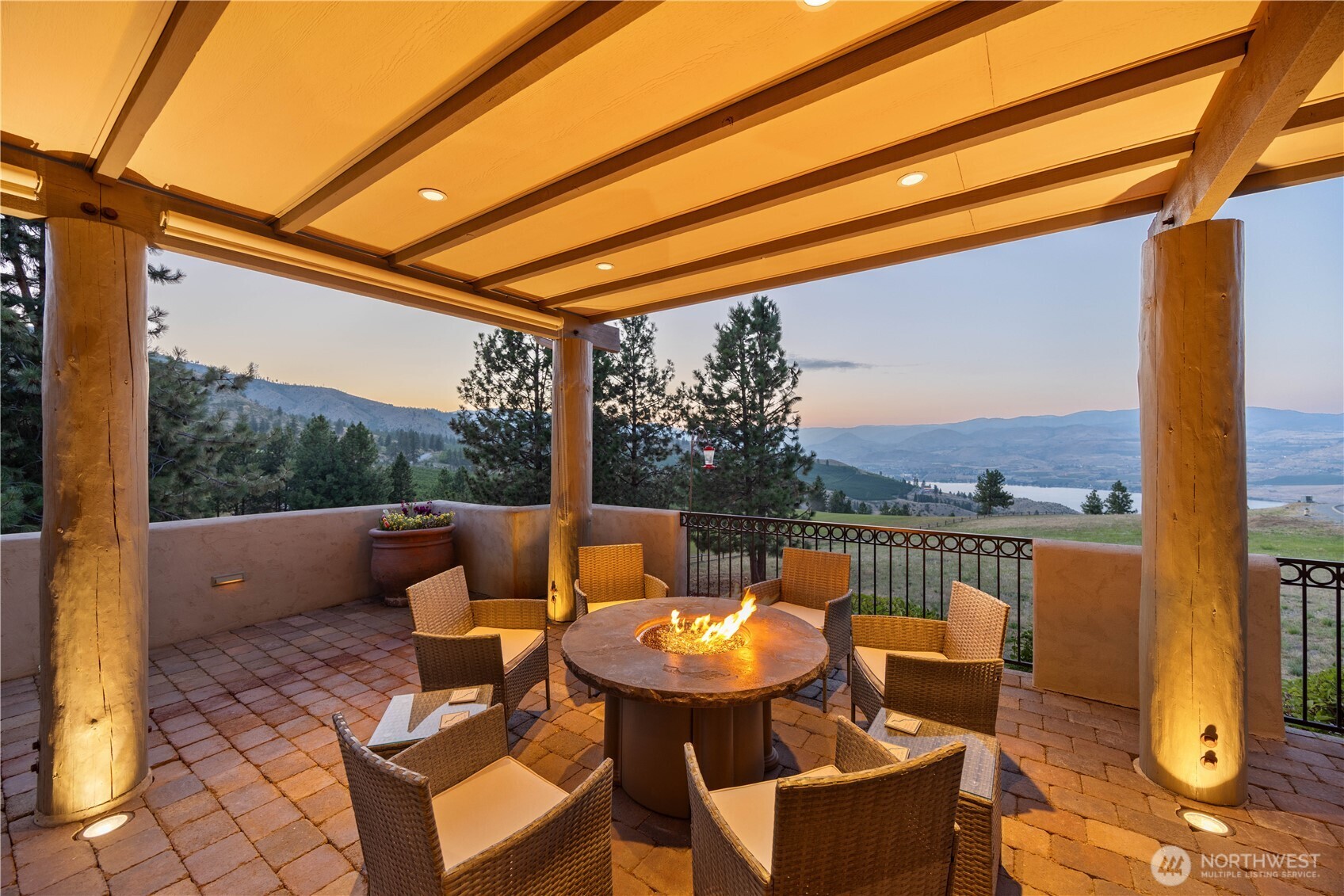 310 Paintbrush Road Chelan, WA 98816 - Photo 11 of 40