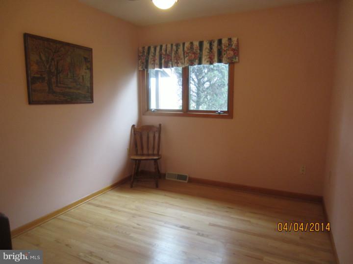 236 Windsor Road Robbinsville, NJ 08691 - Photo 15 of 24 Bedroom 2