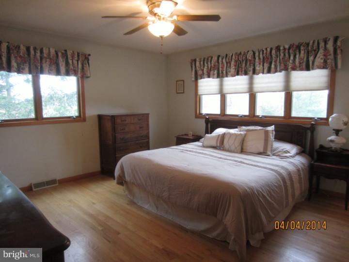 236 Windsor Road Robbinsville, NJ 08691 - Photo 16 of 24 Bedroom - Main