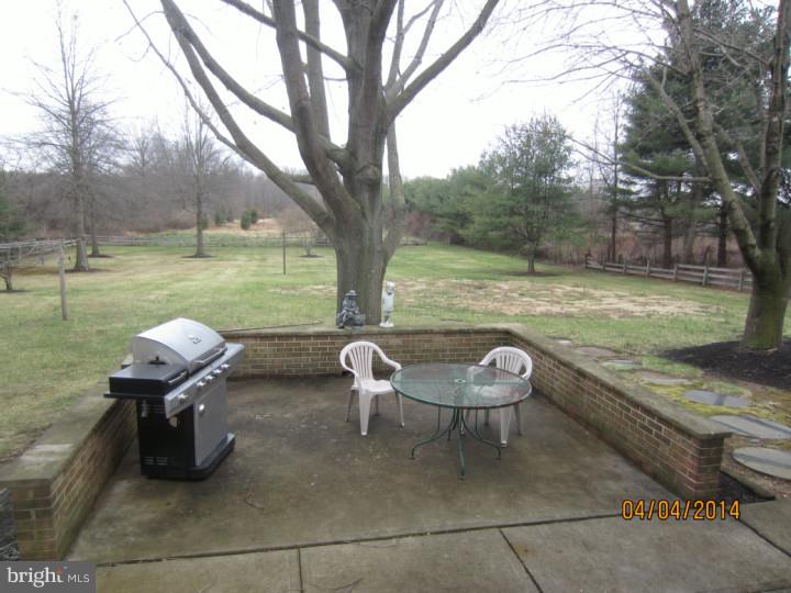 236 Windsor Road Robbinsville, NJ 08691 - Photo 3 of 24 Patio