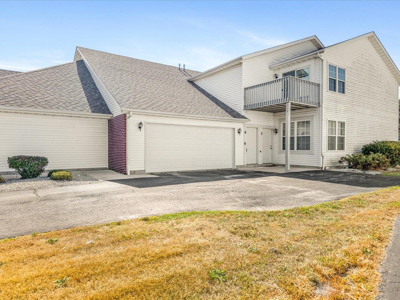 10152 Monarch Road Roscoe, IL 61073 - Photo 1 of 25 Gallery Image 1