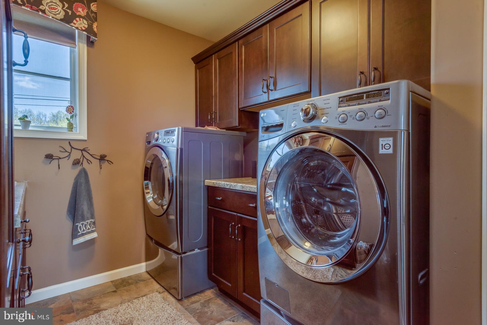 968 Scots Pne Lane Hazleton, PA 18202 - Photo 49 of 95 a utility room with dryer and washer