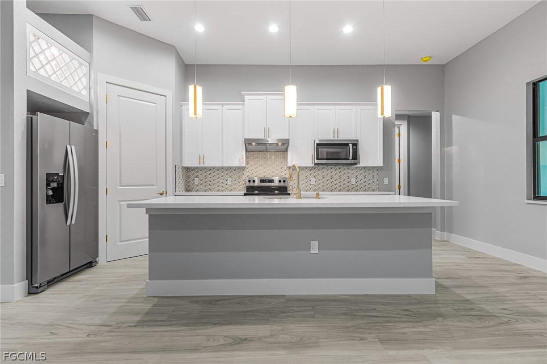 1014 Magnolia Avenue Lehigh Acres, FL 33972 - Photo 5 of 25