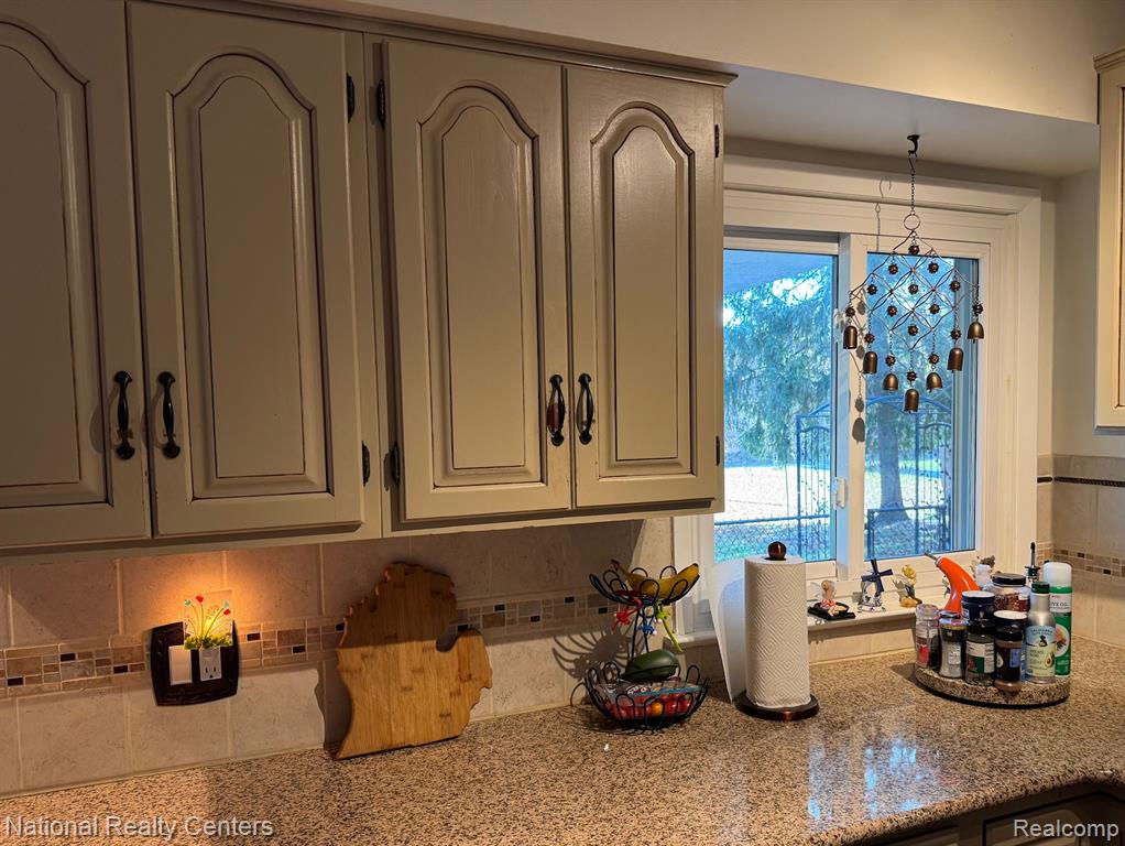 22505 Meridian Road Grosse Ile, MI 48138 - Photo 6 of 12 Gallery Image 6