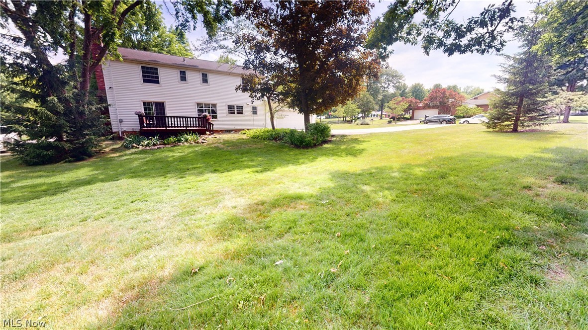 9563 Whitewood Road Brecksville, OH 44141 - Photo 26 of 31 Corner of the lot