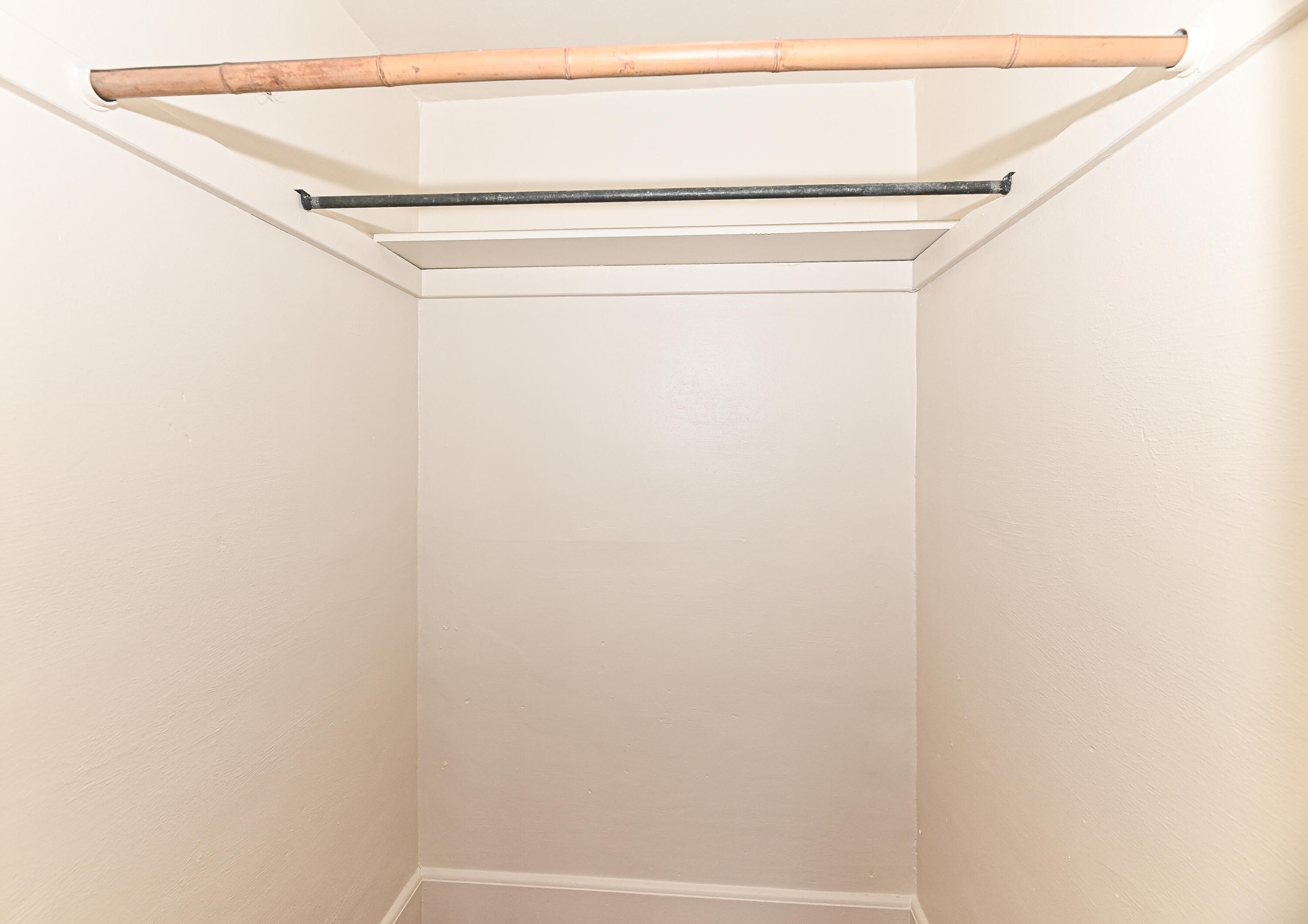 3270 South 92nd Street Milwaukee, WI 53227 - Photo 23 of 30 Closet