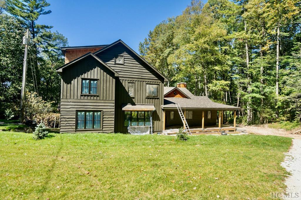 746 Hickory Hill Road Highlands, NC 28741 - Photo 4 of 68 Gallery Image 4