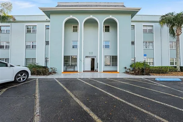 $220,000 | 701 Poinsettia Road, Unit 240, Belleair, FL 33756