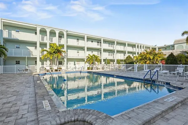 $220,000 | 701 Poinsettia Road, Unit 240, Belleair, FL 33756