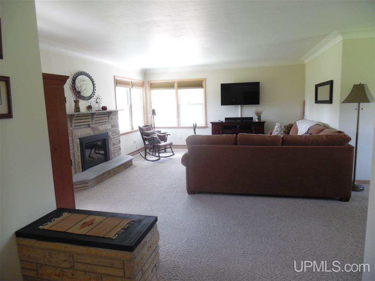 3518 Co Road Cornell, MI 49818 - Photo 7 of 35