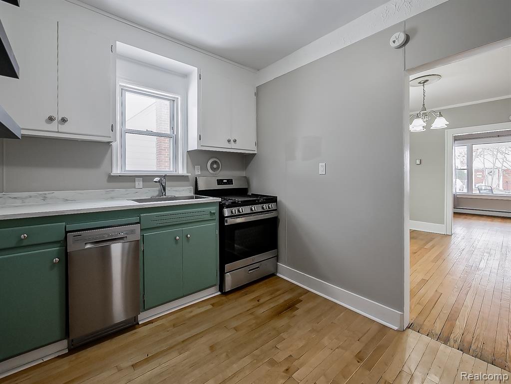 2825 Queen Street Dearborn, MI 48124 - Photo 10 of 27