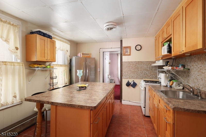 478 Walnut Street Elizabeth, NJ 07201 - Photo 8 of 23