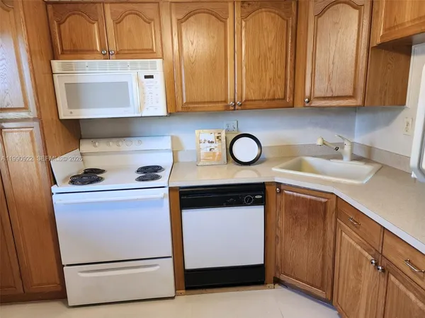 $1,600 | 8370 Sands Point Boulevard, Unit H303, Tamarac, FL 33321