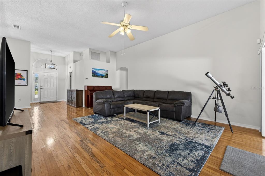 8525 Heyward Road Tampa, FL 33635 - Photo 15 of 39