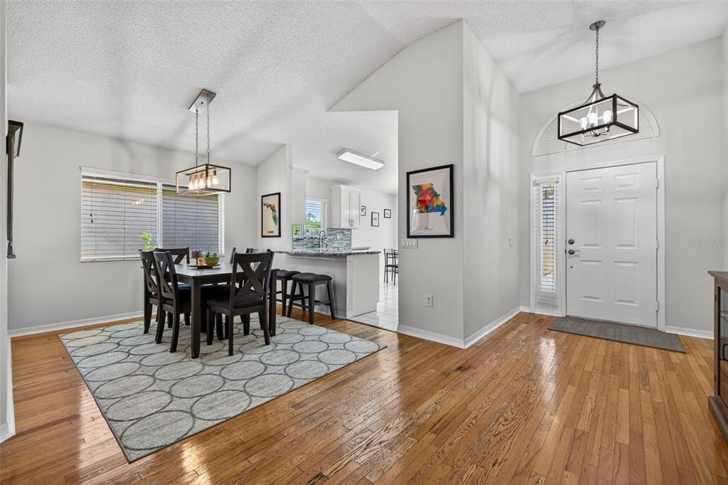 8525 Heyward Road Tampa, FL 33635 - Photo 4 of 39