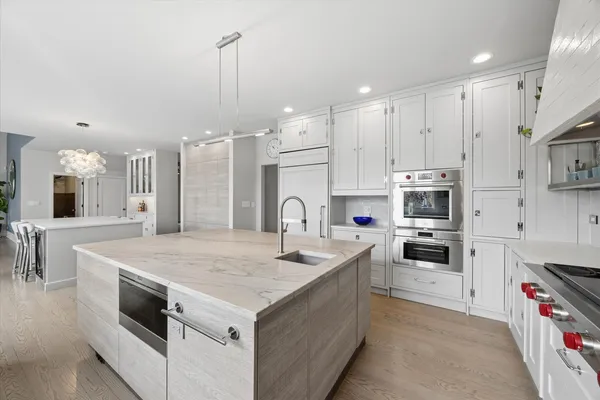 $3,950,000 | 617 South Garfield Street, Hinsdale, IL 60521