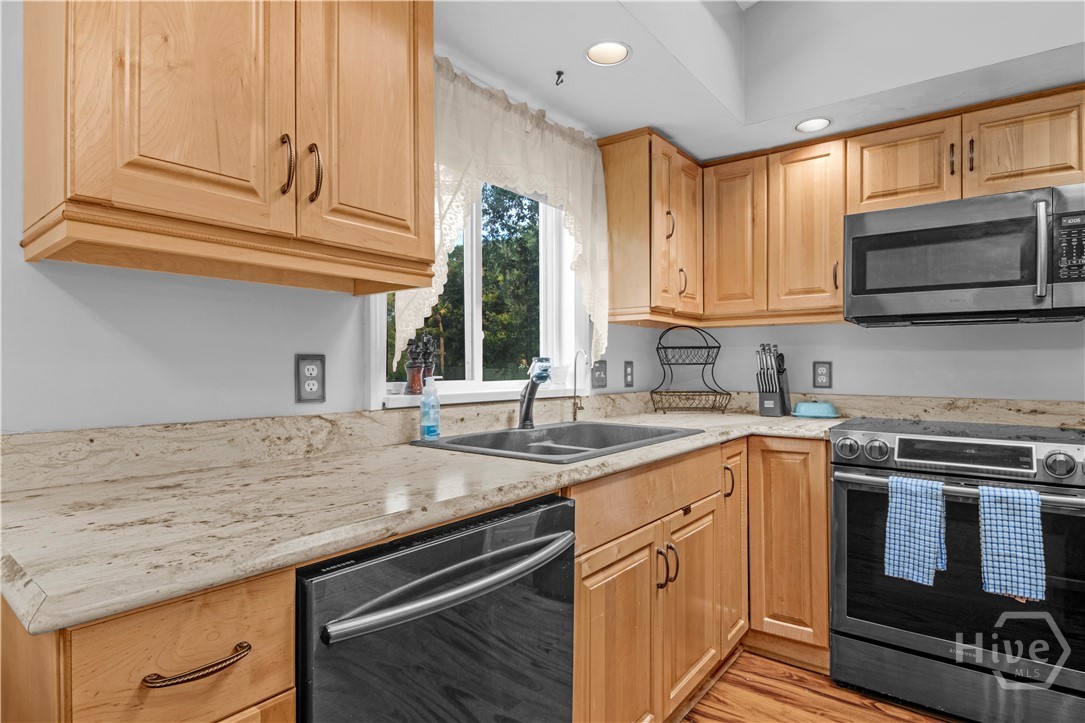 138 Thornhill Drive Brunswick, GA 31525 - Photo 27 of 33