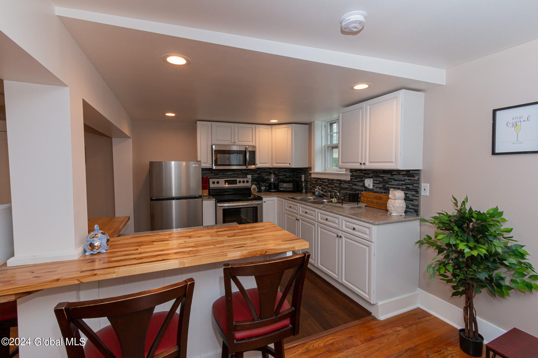 461 North Main Street, Unit 1 Gloversville, NY 12078 - Photo 5 of 15 461 N Nain St Unit 1-07