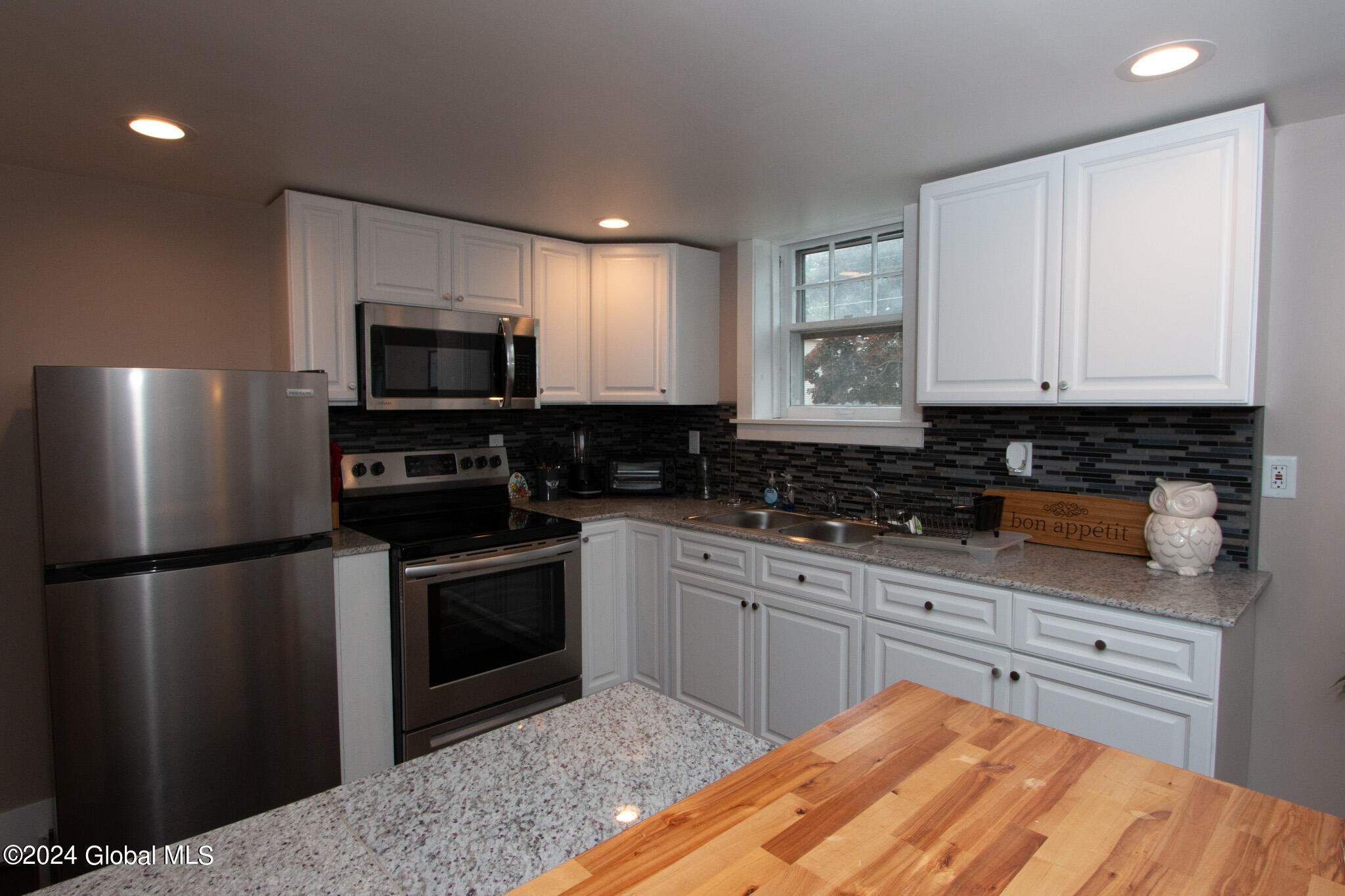 461 North Main Street, Unit 1 Gloversville, NY 12078 - Photo 6 of 15 461 N Nain St Unit 1-06