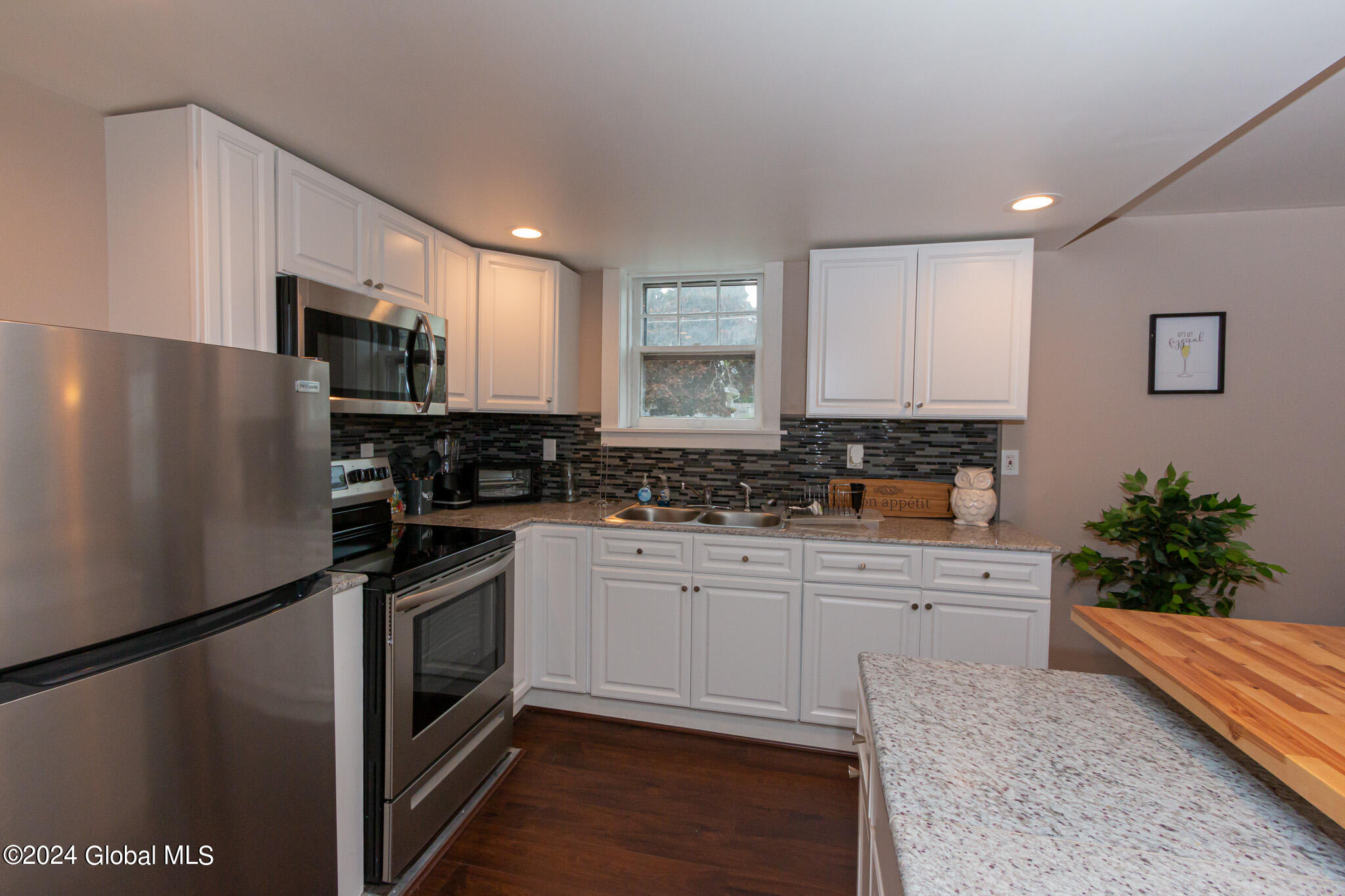 461 North Main Street, Unit 1 Gloversville, NY 12078 - Photo 7 of 15 461 N Nain St Unit 1-05