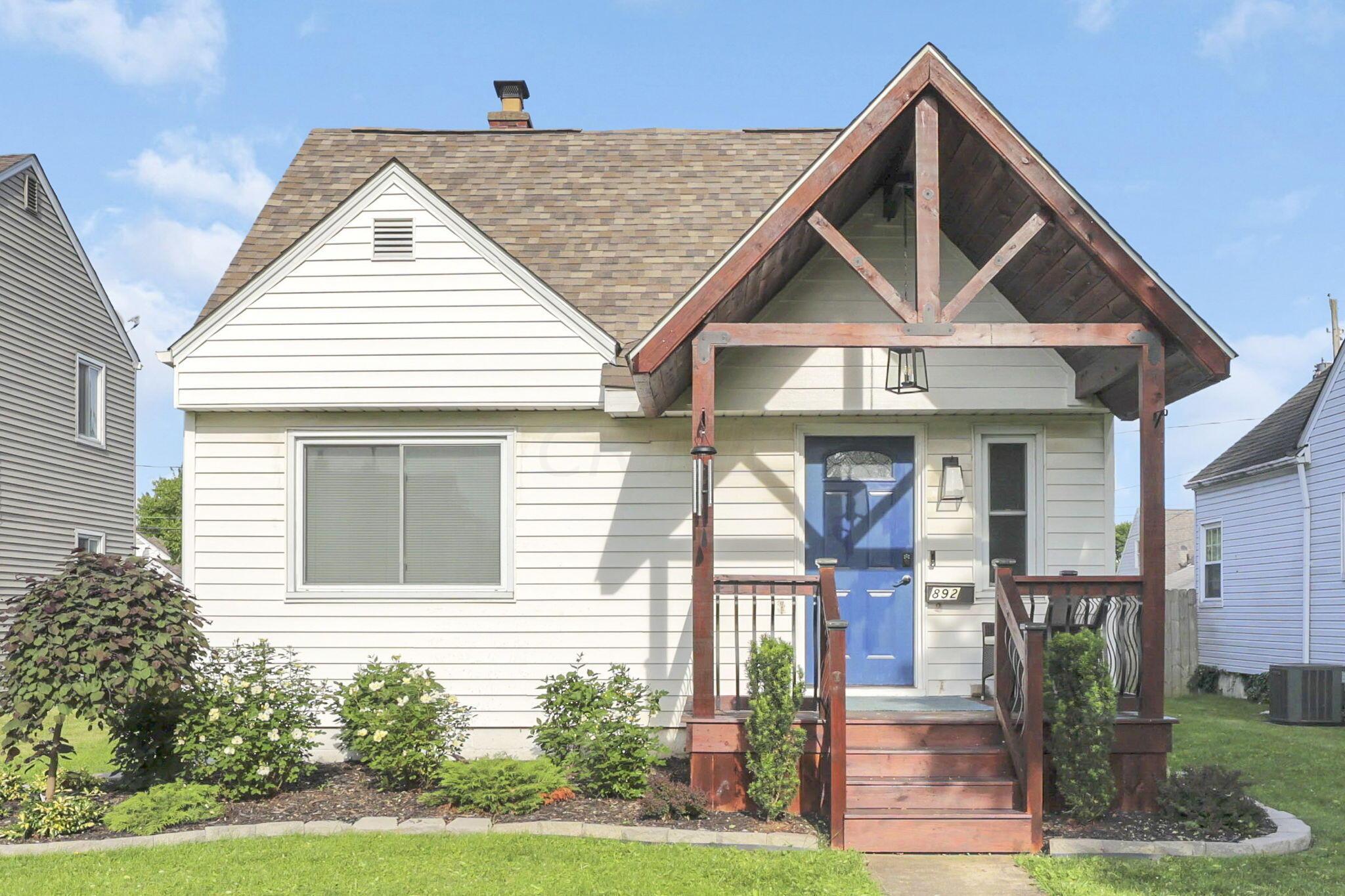 892 Wiltshire Road Columbus, OH 43204 - Photo 1 of 34 Front of Home