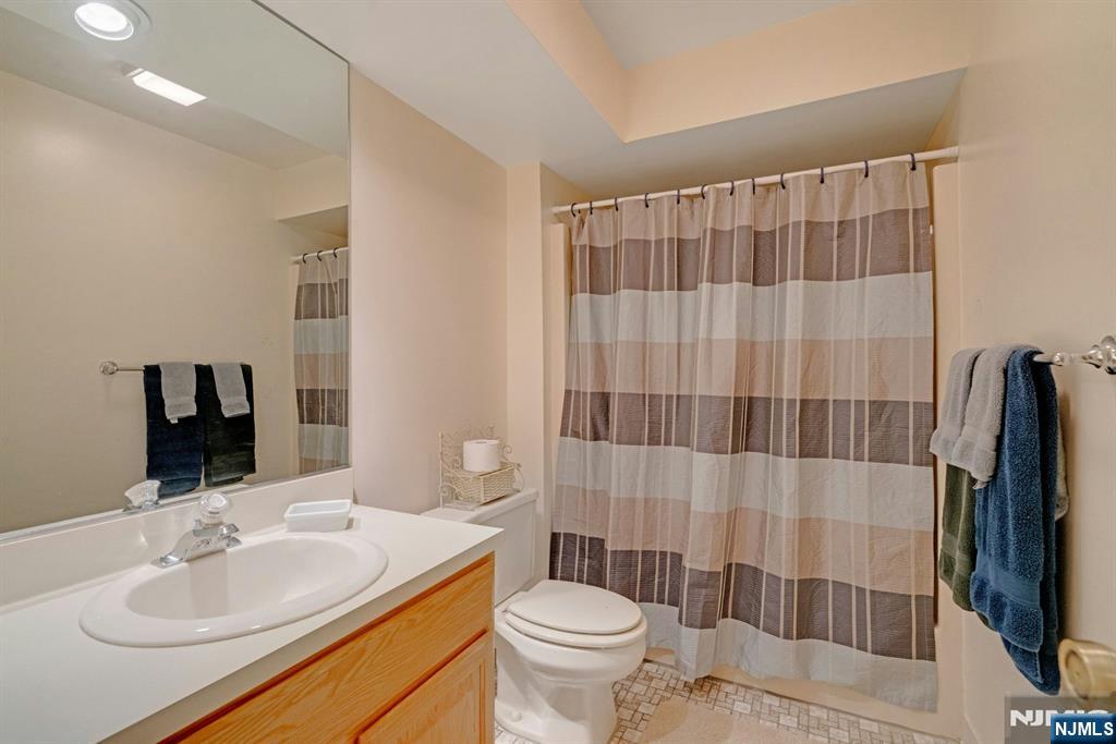 7 South Maple Avenue, Unit 7B Park Ridge, NJ 07656 - Photo 18 of 20