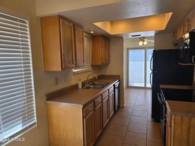 $1,495 | 4747 North 14th Street, Unit J, Phoenix, AZ 85014
