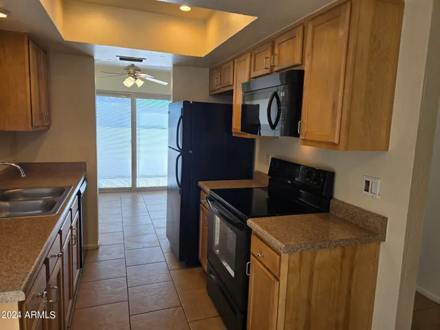 $1,495 | 4747 North 14th Street, Unit J, Phoenix, AZ 85014