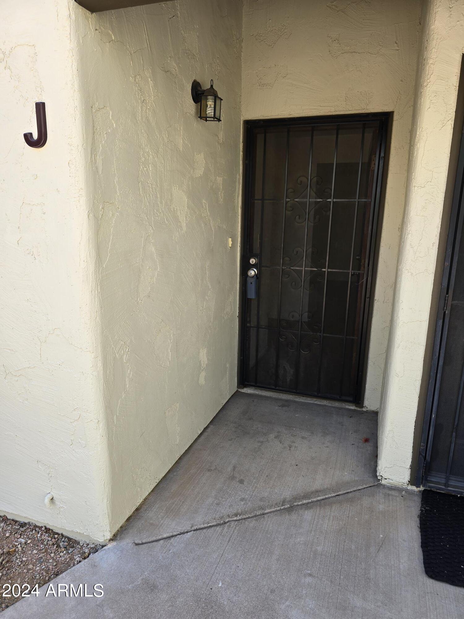4747 North 14th Street, Unit J Phoenix, AZ 85014 - Photo 8 of 25 front door