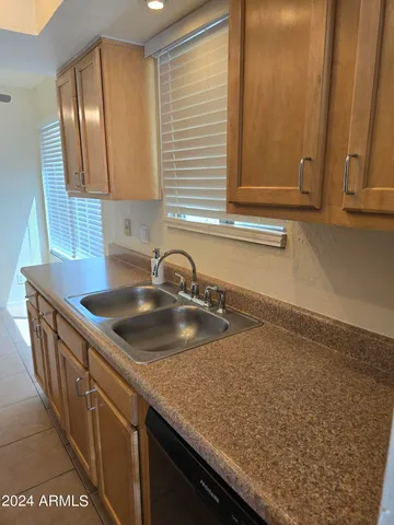 $1,495 | 4747 North 14th Street, Unit J, Phoenix, AZ 85014