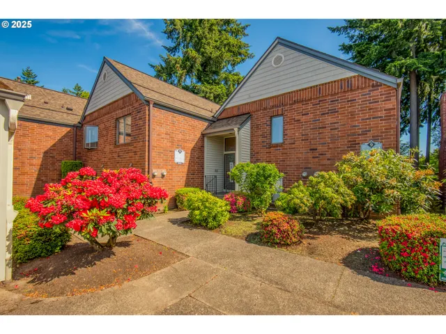 $255,000 | 15035 Northeast Sacramento Street, Unit 62, Portland, OR 97230