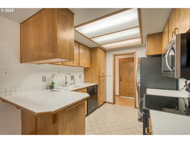 $255,000 | 15035 Northeast Sacramento Street, Unit 62, Portland, OR 97230