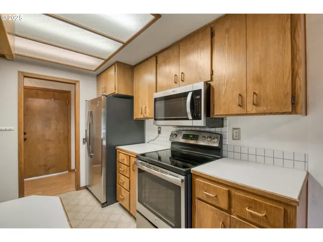 $255,000 | 15035 Northeast Sacramento Street, Unit 62, Portland, OR 97230