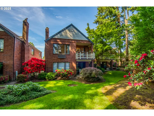 $255,000 | 15035 Northeast Sacramento Street, Unit 62, Portland, OR 97230